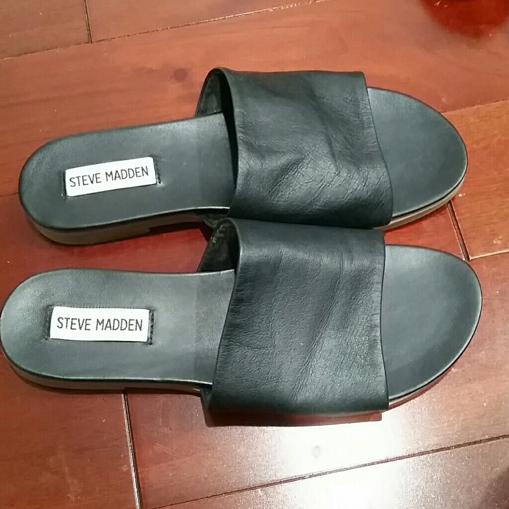 Steve Madden  slippers